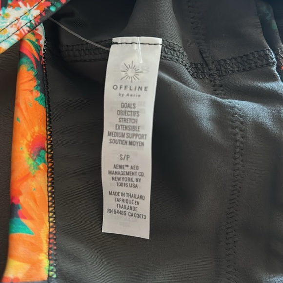 Aerie Floral Women's Sports Bra with blurry floral design. Adj Straps- Small NWT - Picture 6 of 8